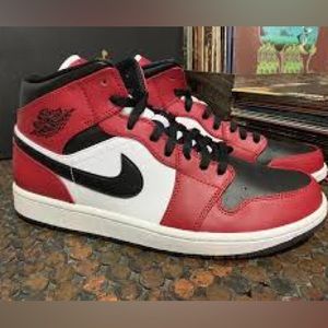 Jordan 1 Mid Chicago Black Toe Size 10.5 Men's *No Box* Sneakers Shoes Basketbal